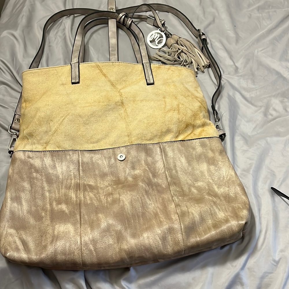 Miss Caprice crossbody bag with handles. Suede look.